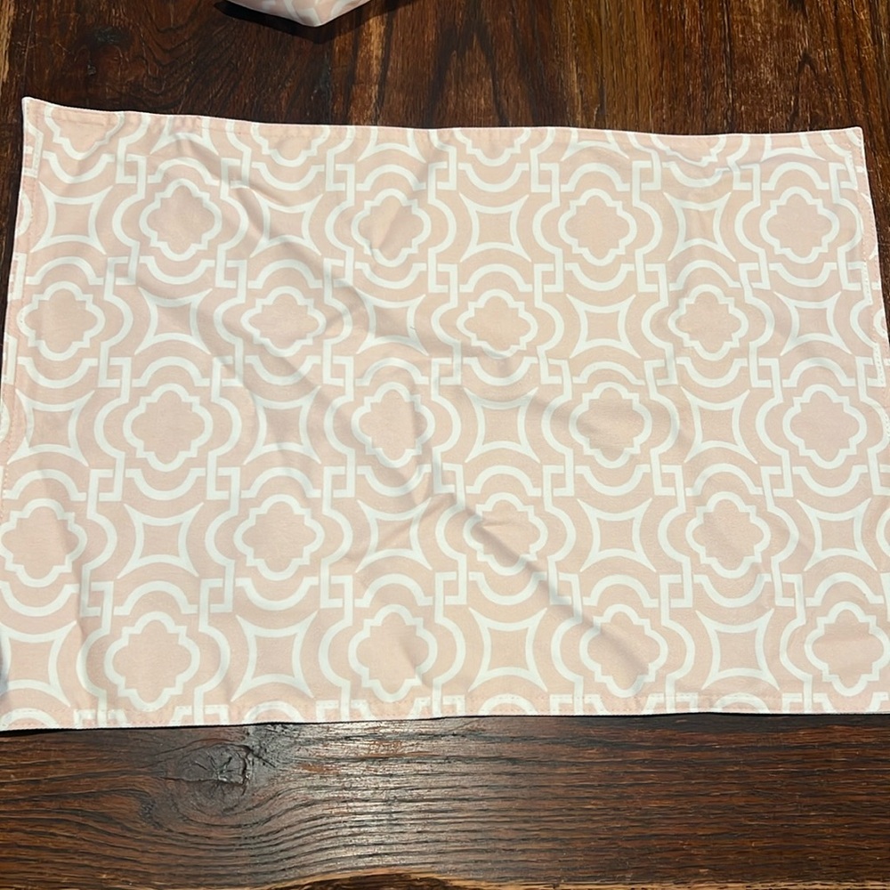 Pink and cream Southern Living placemasts and napkins
